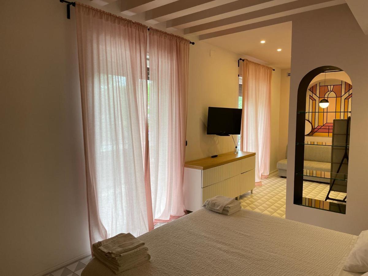 タラント Dusme Bed & Breakfast エクステリア 写真